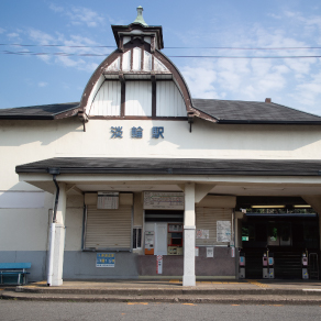 最寄りの駅まで徒歩3分